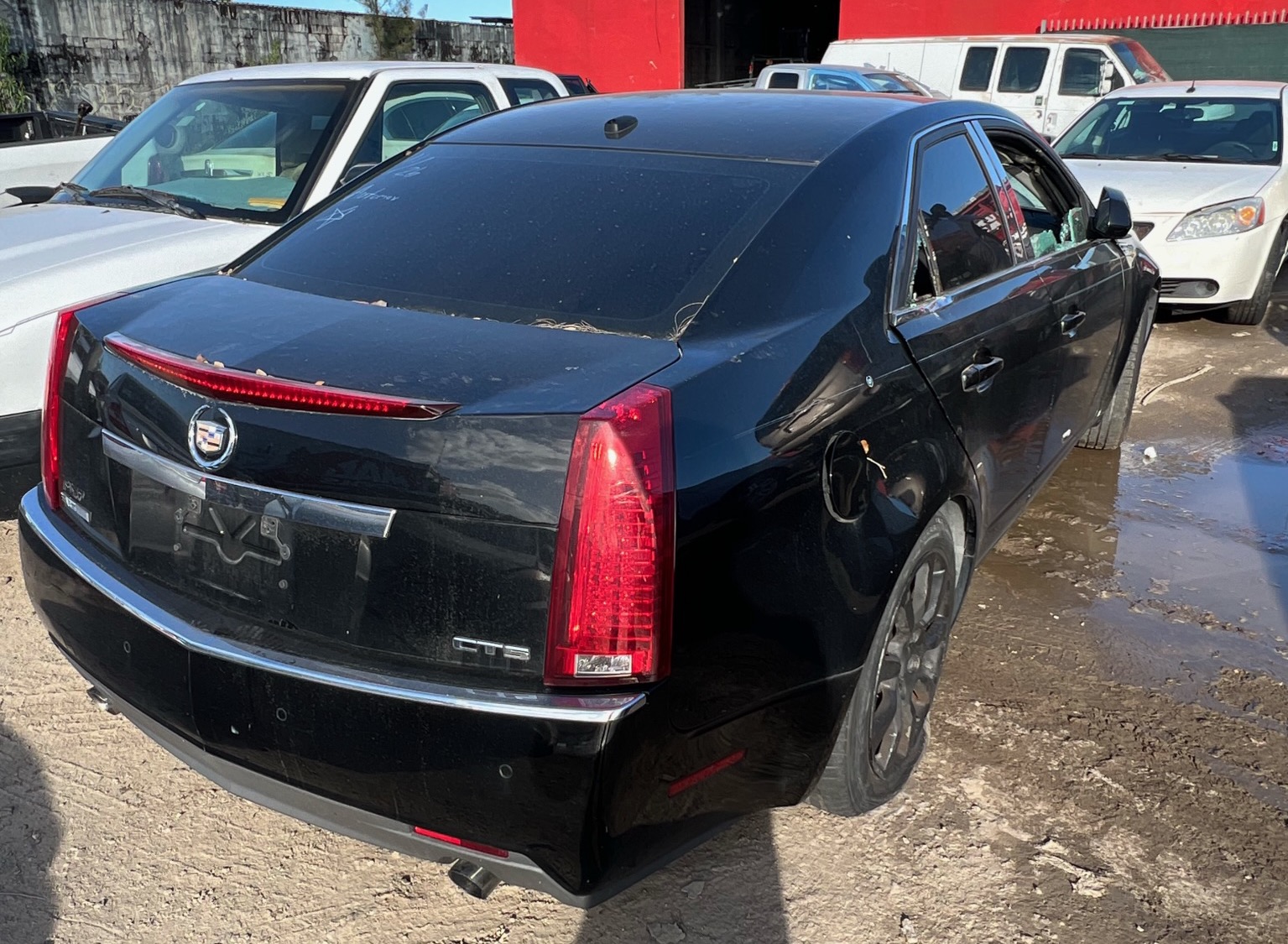 Instant Money Junk Cars removing a car in Hollywood, FL